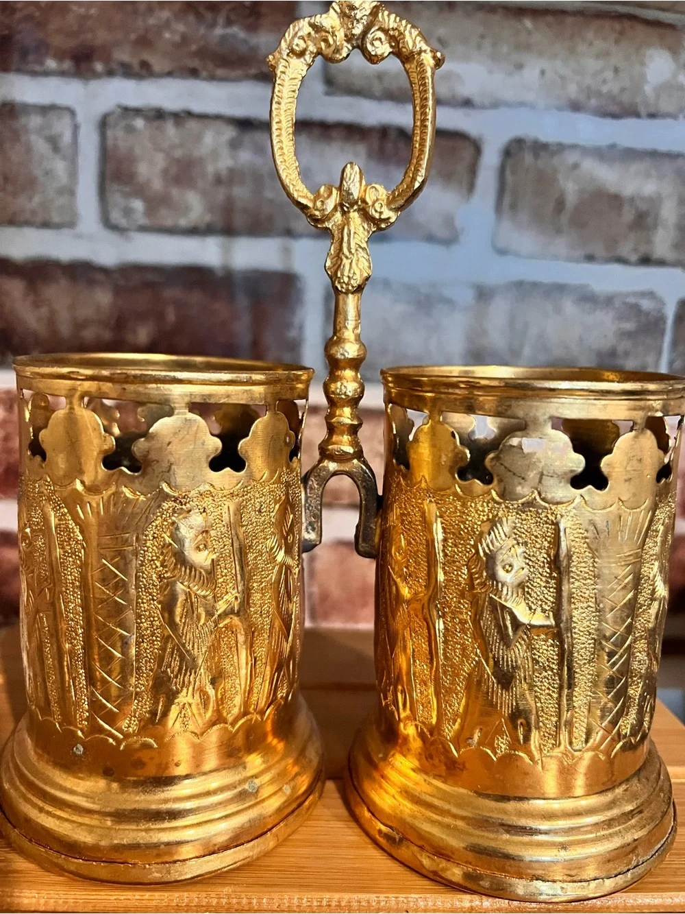 Ornate Gold Utensil holder with Handle